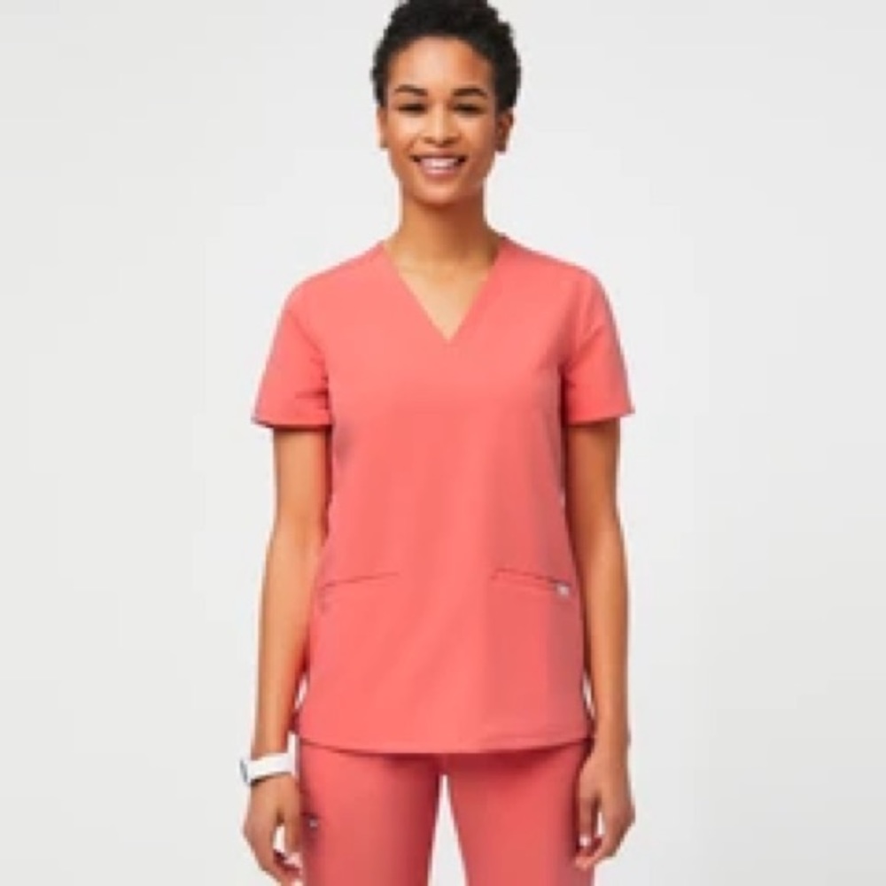 Figs Hot Coral scrub set